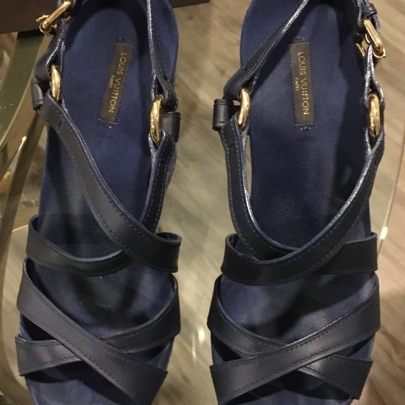 Louis Vuitton Gorgeous Wedge Sandals - Picture 5 of 7